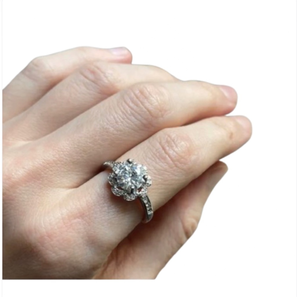 🖤5/$25 Elegant Silver size 8 zircon Diamond Ring - Picture 3 of 16